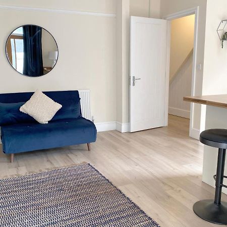 1 Ashford Road Guesthouse Redhill  Exteriör bild