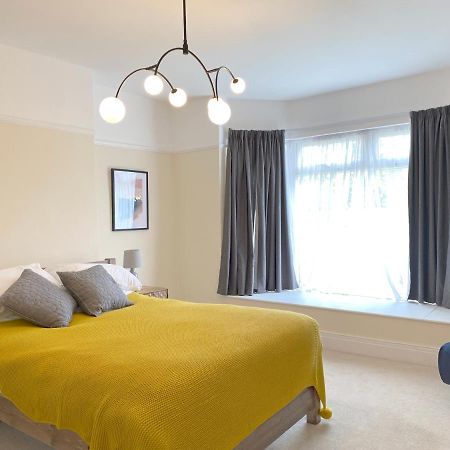 1 Ashford Road Guesthouse Redhill  Exteriör bild