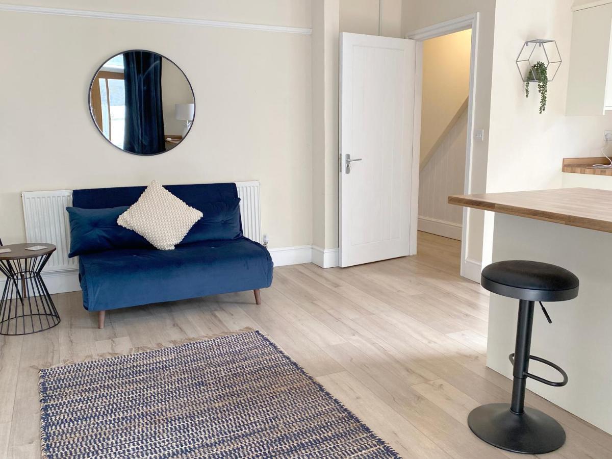 1 Ashford Road Guesthouse Redhill  Exteriör bild