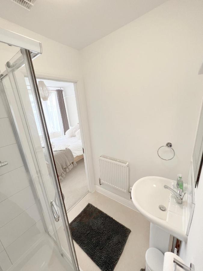 1 Ashford Road Guesthouse Redhill  Exteriör bild