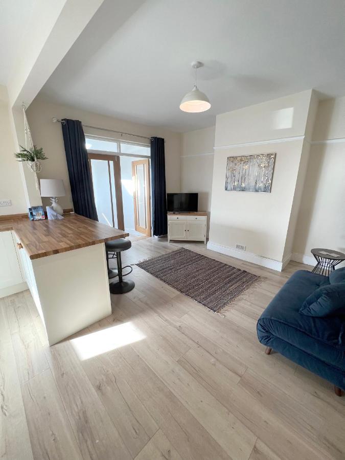 1 Ashford Road Guesthouse Redhill  Exteriör bild
