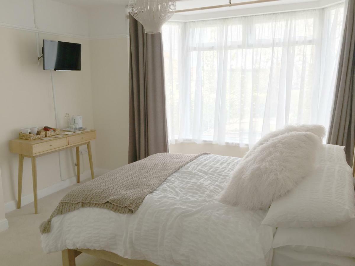 1 Ashford Road Guesthouse Redhill  Exteriör bild