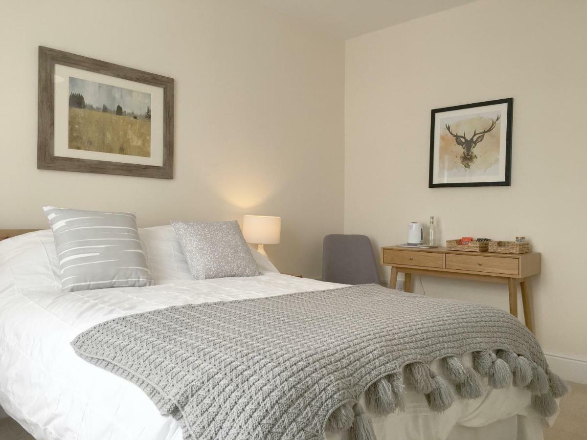 1 Ashford Road Guesthouse Redhill  Exteriör bild
