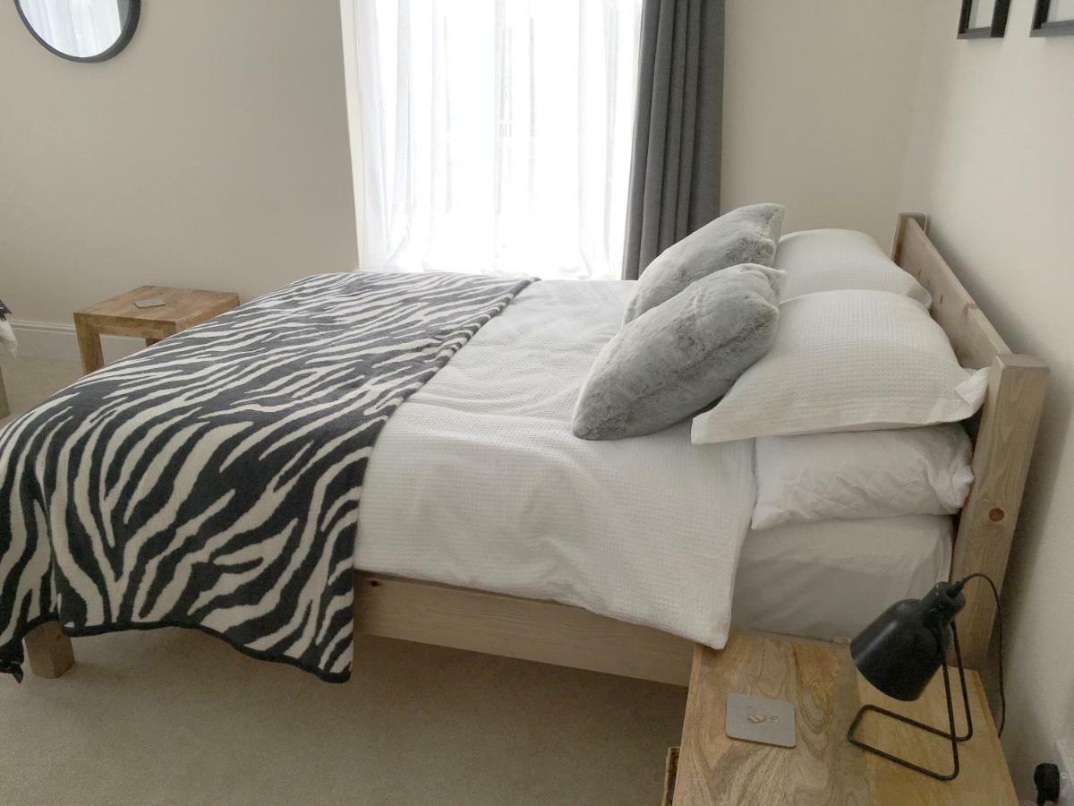 1 Ashford Road Guesthouse Redhill  Exteriör bild