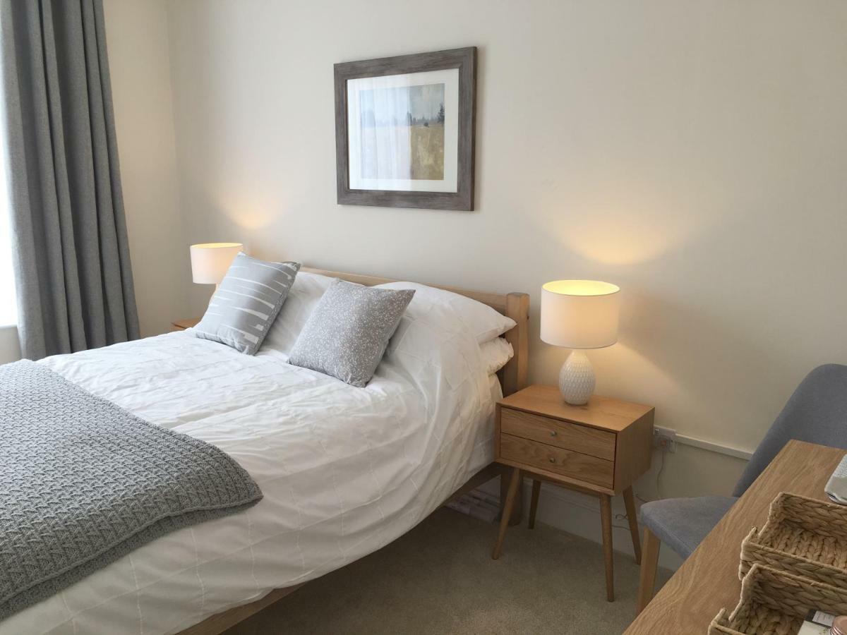 1 Ashford Road Guesthouse Redhill  Exteriör bild