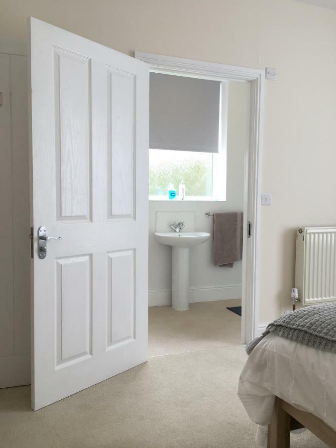1 Ashford Road Guesthouse Redhill  Exteriör bild