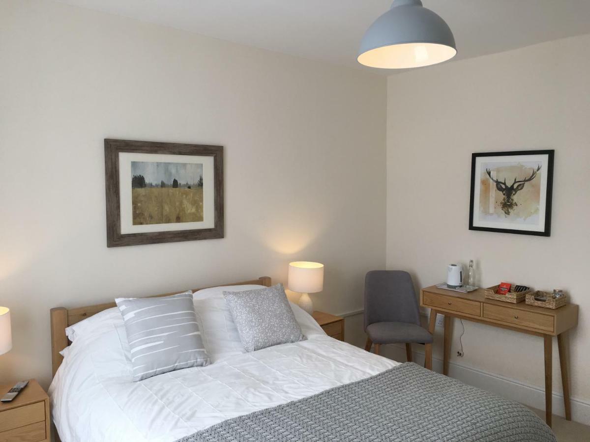 1 Ashford Road Guesthouse Redhill  Exteriör bild