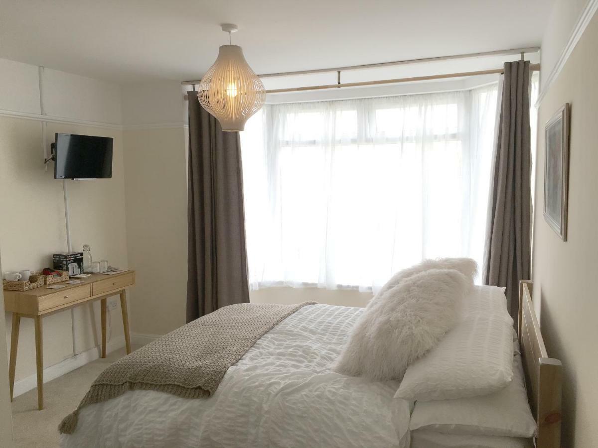 1 Ashford Road Guesthouse Redhill  Exteriör bild
